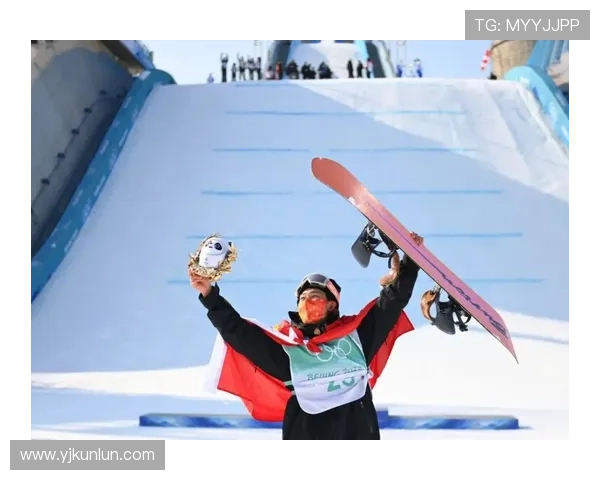 郑钦文亮相中网赛场投入紧张训练全力开启保分征程迎接新赛季挑战